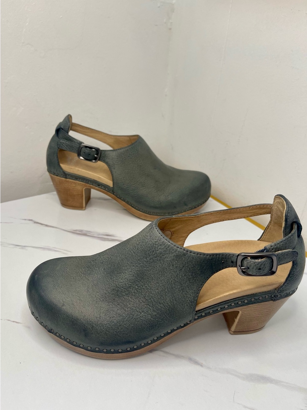 Dansko Sassy Heel Leather Slingback Clogs in Slate Color Sz 39/